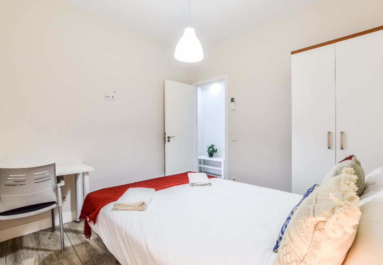 Apartment next to Retiro — Perfect location