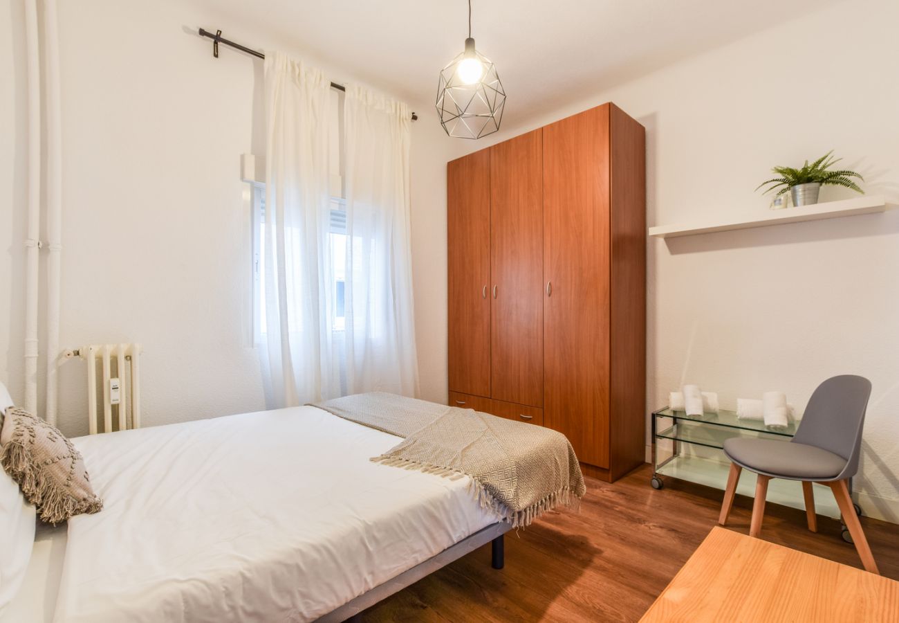 Retiro VIII Apartment — Elegant and spacious