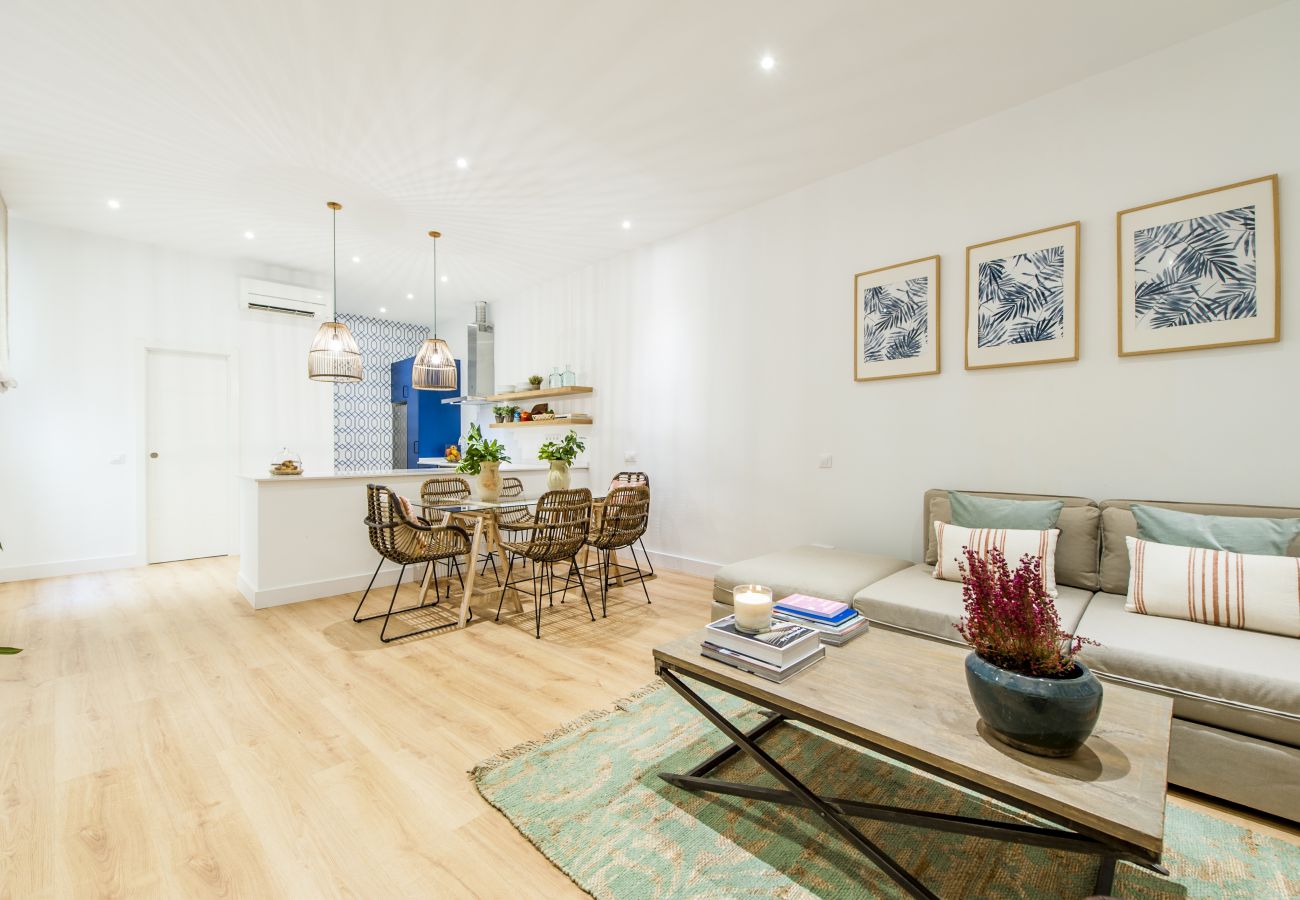 Sol VI Apartment — Steps from Puerta del Sol