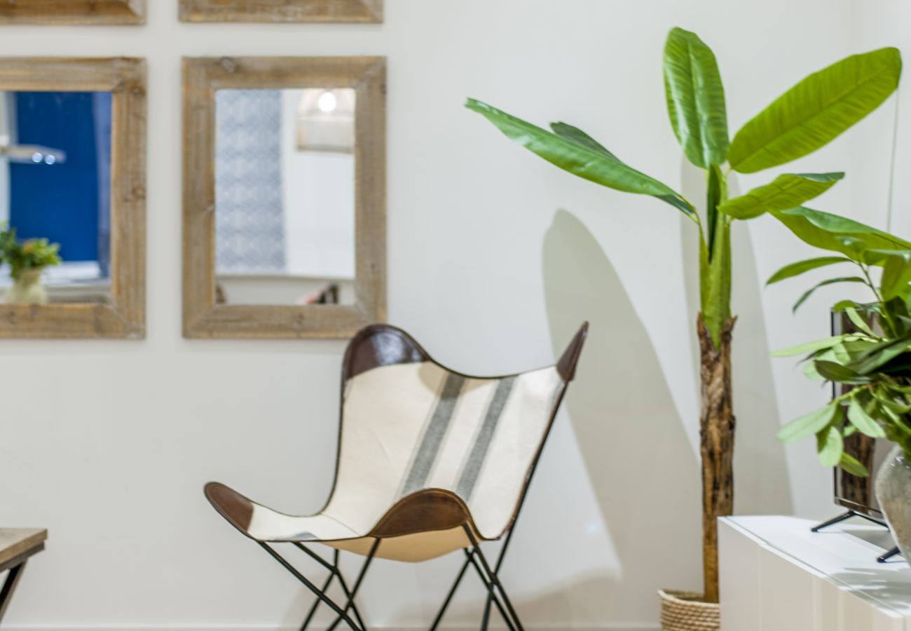 Sol VI Apartment — Steps from Puerta del Sol