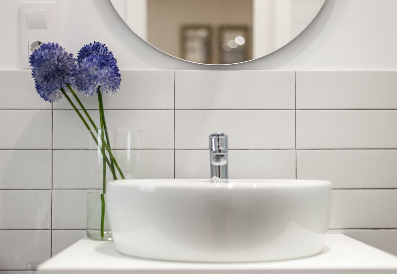 Sol VI Apartment — Steps from Puerta del Sol