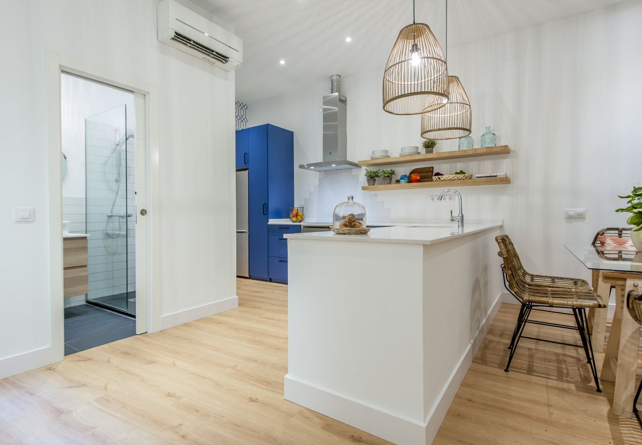 Sol VI Apartment — Steps from Puerta del Sol