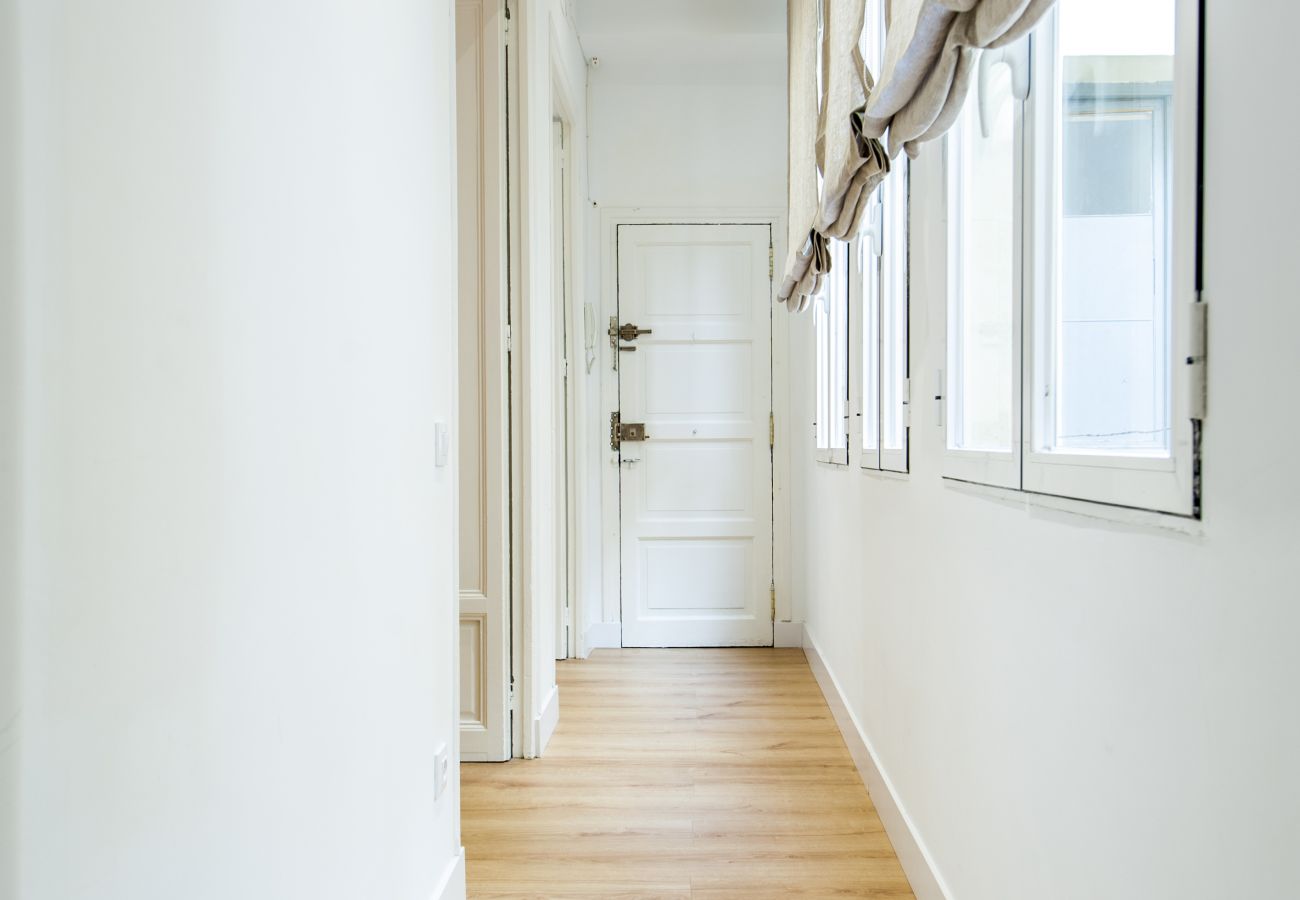 Sol VI Apartment — Steps from Puerta del Sol