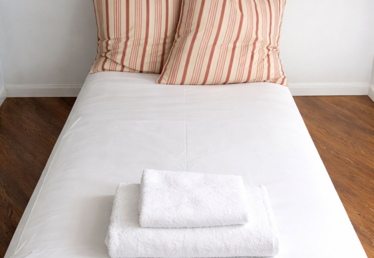 Plaza Mayor Penthouse, Functional apartment near Plaza Mayor