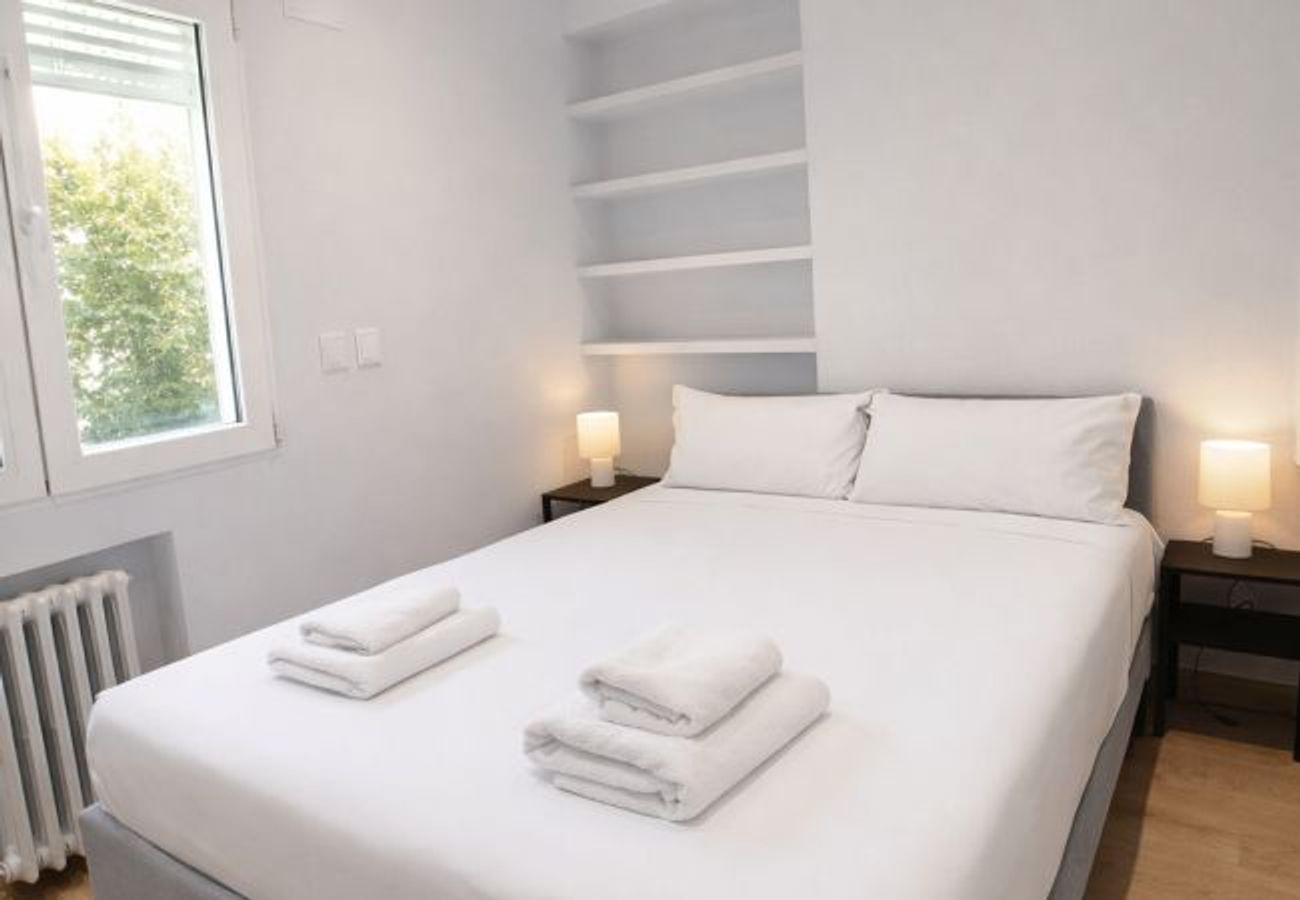Chamartín Smart Stay | Habitación Doble con Gran Conectividad