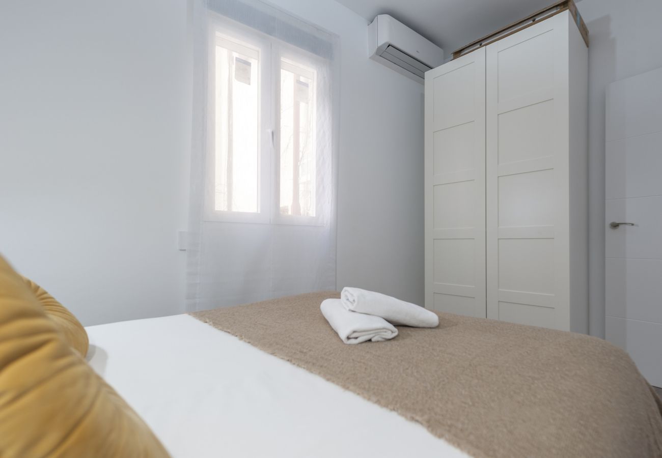 La Latina I - Beautiful 2-bedroom apartment.