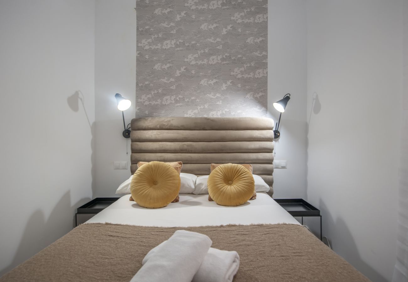 La Latina I - Beautiful 2-bedroom apartment.