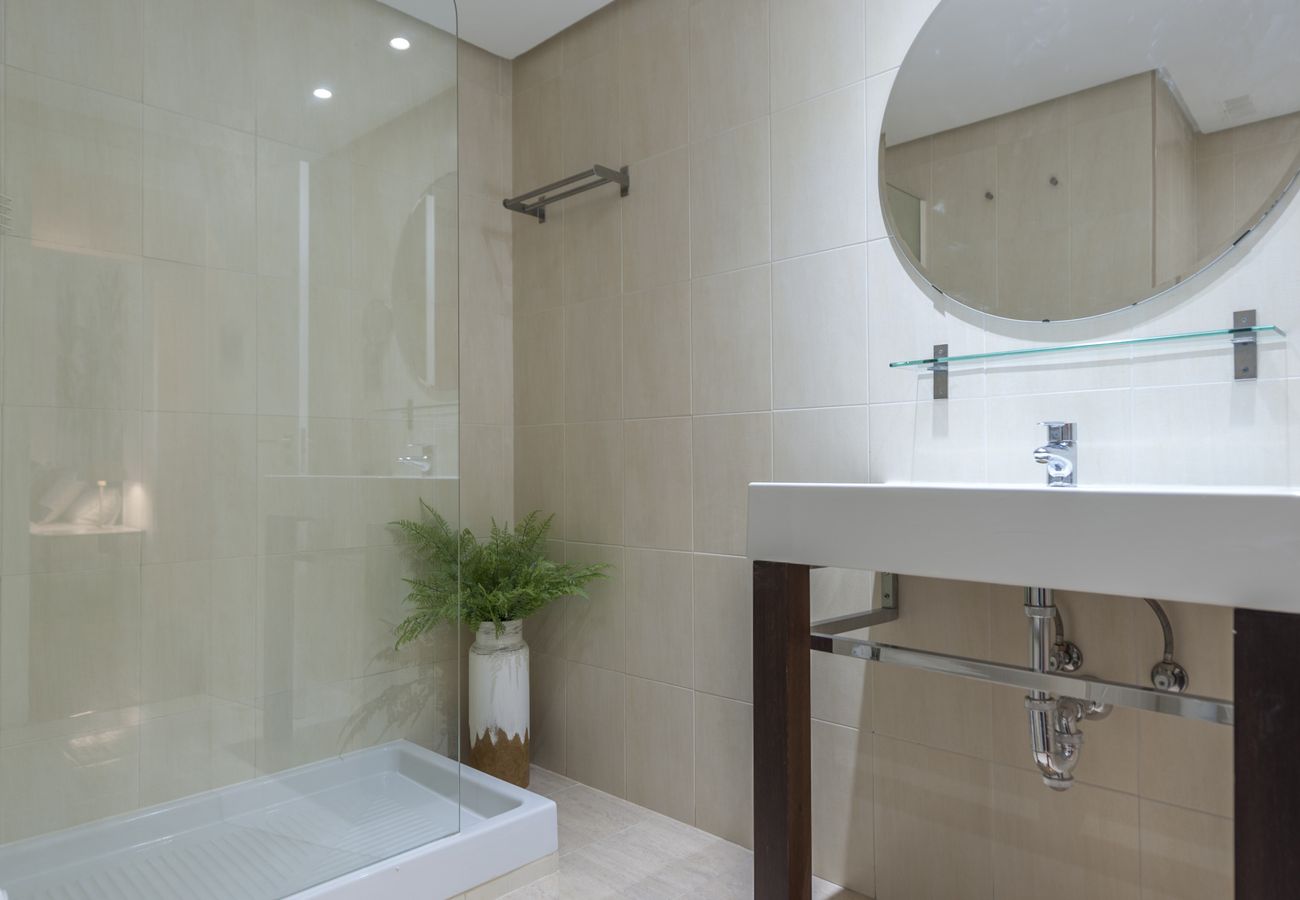 Plaza de Castilla III - Cozy apartment in Madrid