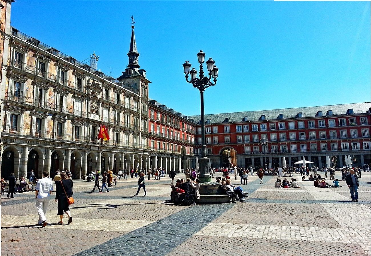 Chic Penthouse in the Historic Center — Malasaña